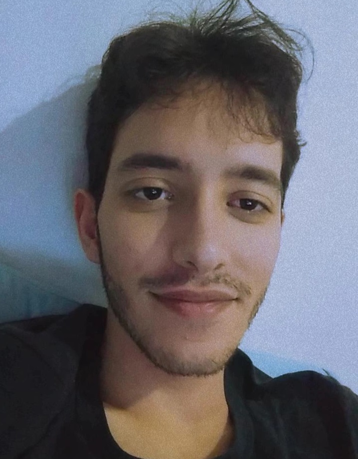 Christian Leonardo Souza Cantuária
